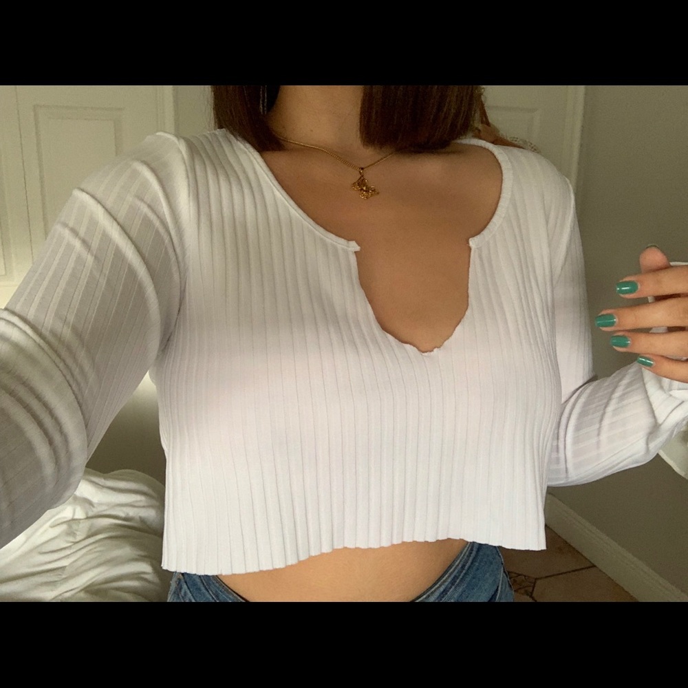 Raw cute V neck white crop top